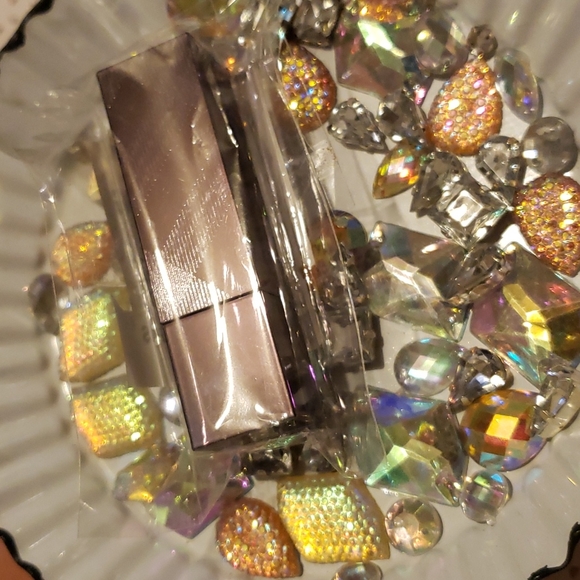 🍄#201 NUDE BEIGE Burberry DISCONTINUED Sheer Lipstick NWOBOX - Picture 4 of 8